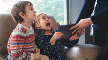 بحث: “وسائل التواصل الاجتماعي” قد تؤدي إلى انتحار الأطفال أو تعاطي المخدرات (تفاصيل)