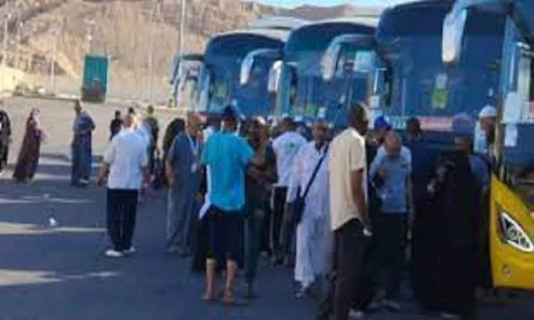 بدء أولى رحلات عودة حجاج الحج السياحي البري المصريين من الأراضي المقدسة بدء أولى رحلات عودة حجاج الحج السياحي البري المصريين من الأراضي المقدسة