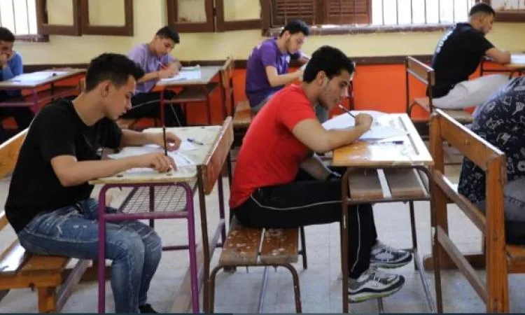 بدء امتحانات الثانوية العامة في مواد التربية الدينية والوطنية بدء امتحانات الثانوية العامة في مواد التربية الدينية والوطنية