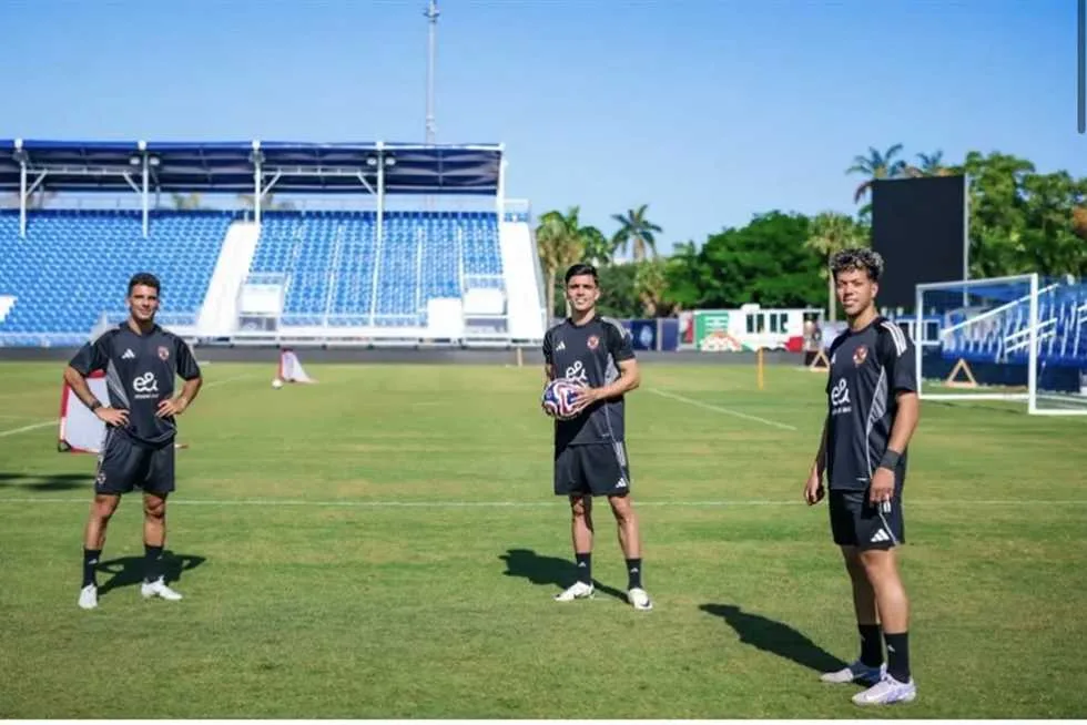 «بطل خيالي».. الأهلي يجذب جماهيره بثلاثي الزمالك السابق القوي «بطل خيالي».. الأهلي يجذب جماهيره بثلاثي الزمالك السابق القوي