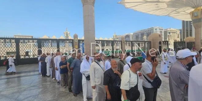 بعثة الحج الخاصة بالجمعيات الأهلية تقوم بتنظيم جولات إلى الروضة الشريفة. بعثة الحج الخاصة بالجمعيات الأهلية تقوم بتنظيم جولات إلى الروضة الشريفة.