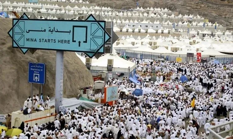 بعثة الحج السياحي تراقب أحوال الحجاج في “منى” وتعلن عن سلاسة رمي الجمار