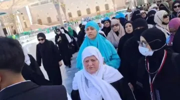 بعثة حج الجمعيات الأهلية تنظم زيارة جماعية للروضة الشريفة وتخصص سيارات لنقل كبار السن.