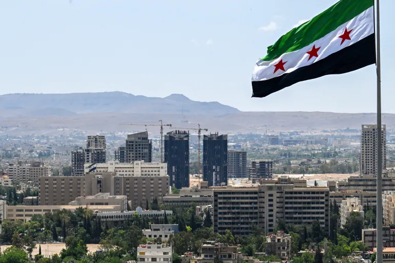 بعد 14 عامًا من الانعزال.. سوريا تستعيد مكانتها في الاقتصاد العالمي من خلال “سويفت” بعد 14 عامًا من الانعزال.. سوريا تستعيد مكانتها في الاقتصاد العالمي من خلال “سويفت”