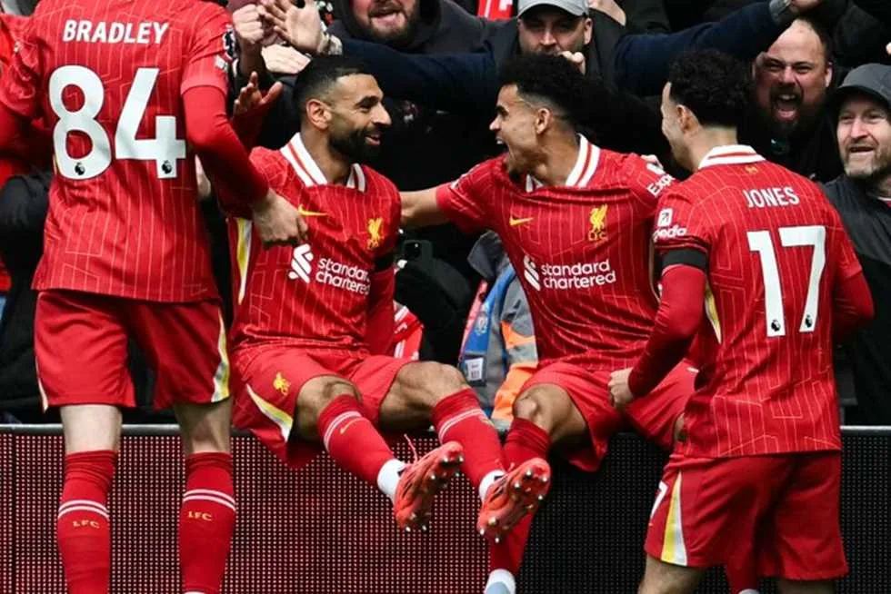 بعد اهتمام برشلونة والنصر… ليفربول يتخذ قراره بشأن بيع نجمه. بعد اهتمام برشلونة والنصر… ليفربول يتخذ قراره بشأن بيع نجمه.