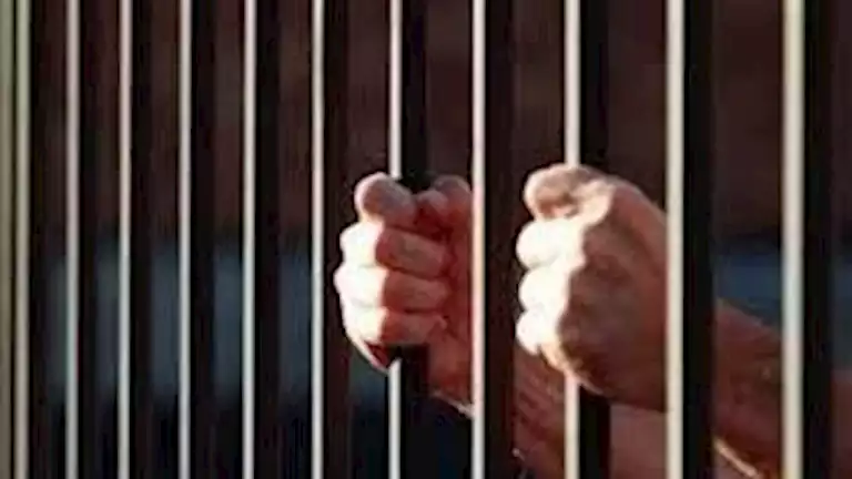 بعد تسمم 42 شخصاً في عيد الأضحى.. النيابة تتخذ إجراءً بشأن مالك مطعم معروف بالمنيا بعد تسمم 42 شخصاً في عيد الأضحى.. النيابة تتخذ إجراءً بشأن مالك مطعم معروف بالمنيا