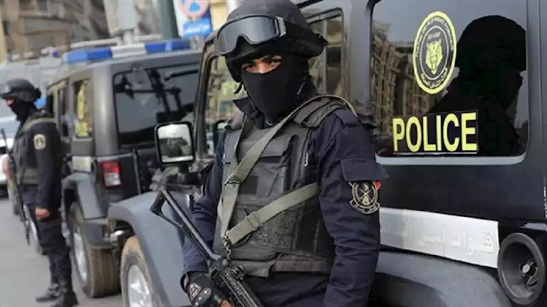 بعد تسمم 42 فردًا.. القبض على مالك مطعم معروف في المنيا بعد تسمم 42 فردًا.. القبض على مالك مطعم معروف في المنيا