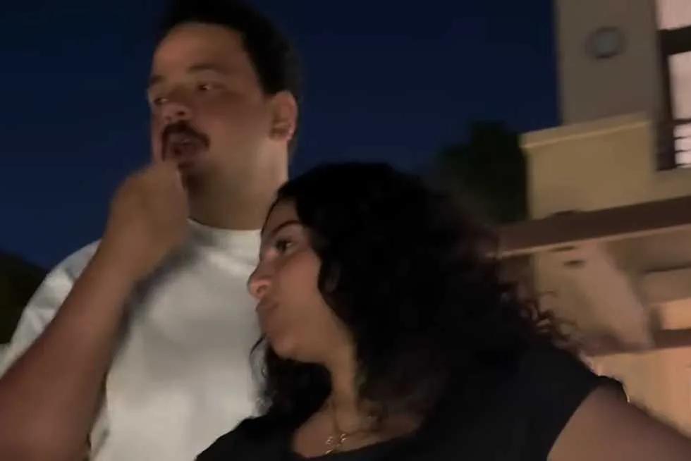بعد جدل بشأن تنمره.. سالي عبدالسلام تشارك فيديو لمصطفى غريب يحرج دنيا سامي بسؤال مفاجئ منها بعد جدل بشأن تنمره.. سالي عبدالسلام تشارك فيديو لمصطفى غريب يحرج دنيا سامي بسؤال مفاجئ منها