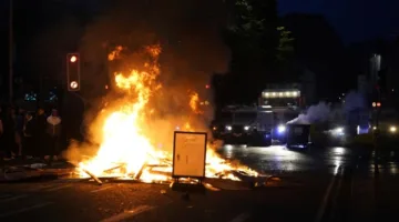 بعد حادثة الفتاة… تزايد العنف ضد المهاجرين في أيرلندا الشمالية