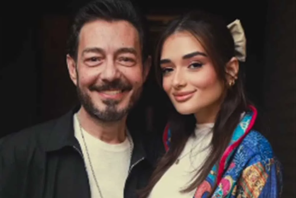 بعد مرورهم بأزمة صحية.. أحمد زاهر يرسل رسالة مؤثرة لابنته ملك وابن تامر حسني بعد مرورهم بأزمة صحية.. أحمد زاهر يرسل رسالة مؤثرة لابنته ملك وابن تامر حسني