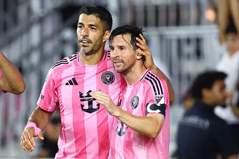 بـ 11 هدفًا… إنجاز تاريخي في كأس العالم يضيف لرصيد ميسي وسواريز قبل لقاء الأهلي بـ 11 هدفًا… إنجاز تاريخي في كأس العالم يضيف لرصيد ميسي وسواريز قبل لقاء الأهلي