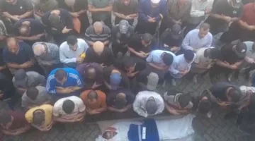 بـ«تكبيرات العيد».. غزة تودّع شهداءها الصحفيين بإجلال شعائر الله رغم الحزن العميق (فيديو)