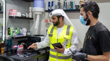 «بلدية الظفرة» تدشن مبادرة «حلاقة آمنة»