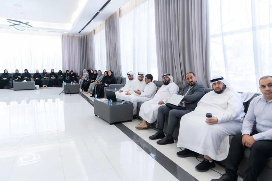 بلدية عجمان تعقد ورشة عمل بعنوان “نقاش وتعاون لصيف مليء بالفائدة لأطفالنا” بلدية عجمان تعقد ورشة عمل بعنوان “نقاش وتعاون لصيف مليء بالفائدة لأطفالنا”
