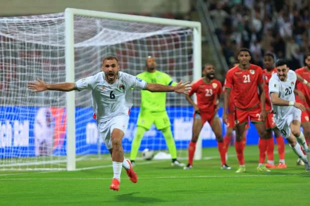 بمساهمة وسام أبو علي.. عمان تصعد إلى ملحق كأس العالم رغم التعادل مع فلسطين بمساهمة وسام أبو علي.. عمان تصعد إلى ملحق كأس العالم رغم التعادل مع فلسطين