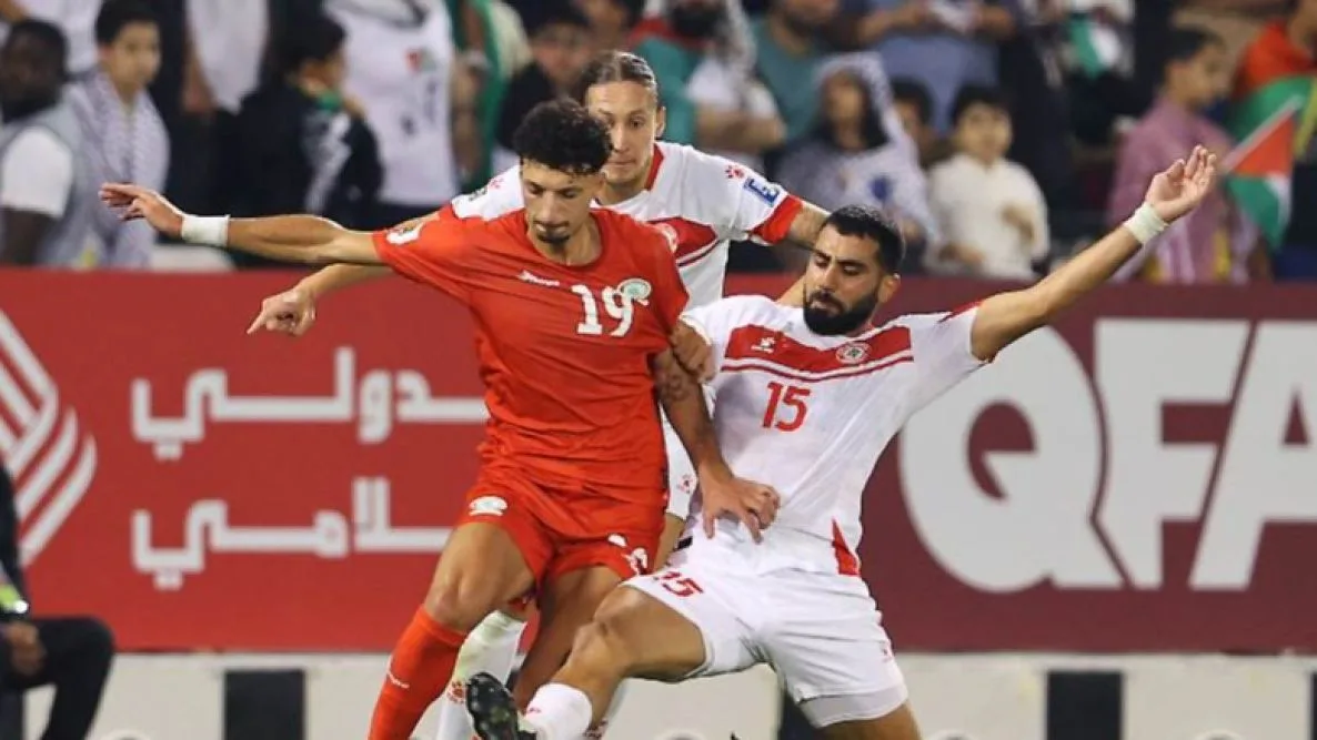 بمساهمة وسام، منتخب فلسطين يحقق تعادلاً مع عمان ويفقد فرصة التأهل للملحق المؤهل لكأس العالم 2026. بمساهمة وسام، منتخب فلسطين يحقق تعادلاً مع عمان ويفقد فرصة التأهل للملحق المؤهل لكأس العالم 2026.