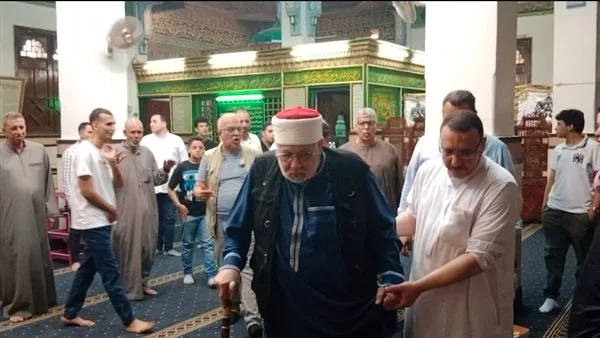 بمشاركة شيخ الطريقة… أبناء الشبراوي يؤدّون صلاة عيد الأضحى في أجواءٍ روحانية رائعة. بمشاركة شيخ الطريقة… أبناء الشبراوي يؤدّون صلاة عيد الأضحى في أجواءٍ روحانية رائعة.