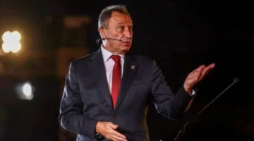 بناءً على توجيهات الطبيب.. الخطيب لا يستطيع السفر إلى أمريكا مع الأهلي.