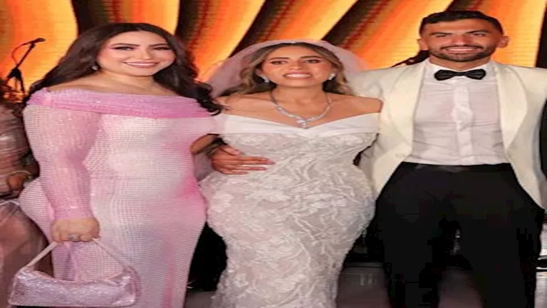 بوسي ترسل تحية لمنة القيعي بعد زفافها.. ماذا أفادت؟ (صور) بوسي ترسل تحية لمنة القيعي بعد زفافها.. ماذا أفادت؟ (صور)