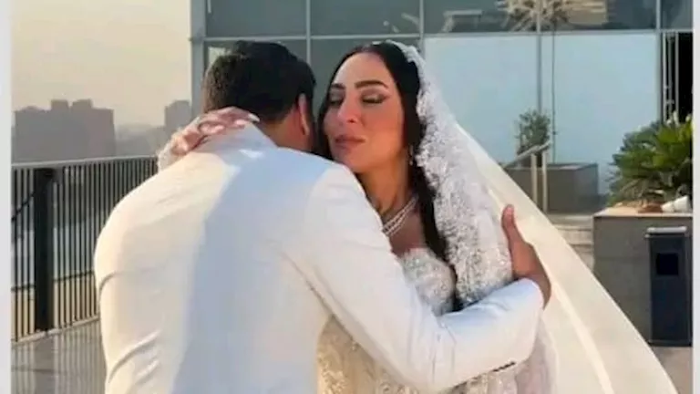 بوسي وريم البارودي تتألقان بالرقص في زفاف محمد شاهين ورشا الظنحاني (فيديو) بوسي وريم البارودي تتألقان بالرقص في زفاف محمد شاهين ورشا الظنحاني (فيديو)