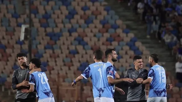 بيراميدز يتفوق على الزمالك بهدف واحد دون رد في الشوط الأول من نهائي كأس مصر. بيراميدز يتفوق على الزمالك بهدف واحد دون رد في الشوط الأول من نهائي كأس مصر.
