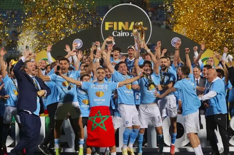بيراميدز يعرب عن تقديره للرئيس السيسي ويثمن الدعم الحكومي بعد الفوز التاريخي بلقب دوري الأبطال. بيراميدز يعرب عن تقديره للرئيس السيسي ويثمن الدعم الحكومي بعد الفوز التاريخي بلقب دوري الأبطال.