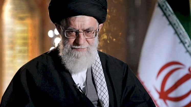 تآكل قوة الحرس الثوري يعزل خامنئي وابنه يستعد لتولي القيادة