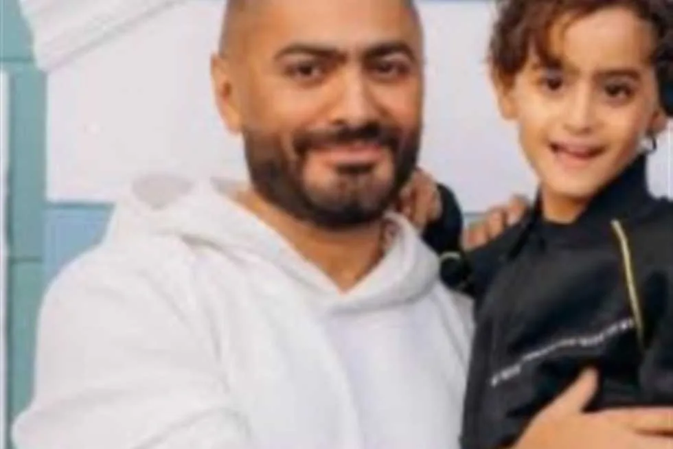 تامر حسني يعتذر عن حضور زفاف محمد شاهين بسبب مرض ابنه وعملياته تامر حسني يعتذر عن حضور زفاف محمد شاهين بسبب مرض ابنه وعملياته