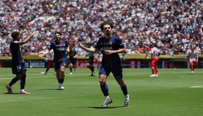 تجاوز برشلونة في الأهداف.. سان جيرمان يبدأ مسيرته في المونديال بفوز كبير على أتلتيكو. تجاوز برشلونة في الأهداف.. سان جيرمان يبدأ مسيرته في المونديال بفوز كبير على أتلتيكو.