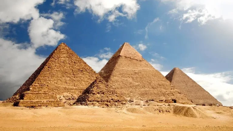 تجدد النقاش حول كشف مزعوم عن مدينة تحت الأهرامات.. ما هي الحقيقة؟ تجدد النقاش حول كشف مزعوم عن مدينة تحت الأهرامات.. ما هي الحقيقة؟