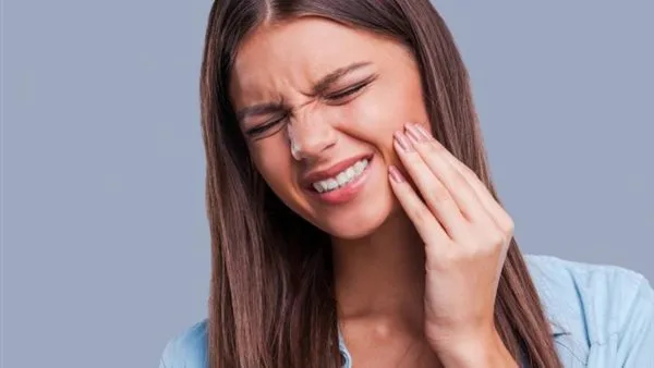 تجنب هذه العادة الضارة بعد تناول لحوم عيد الأضحى لحماية أسنانك من الكوارث تجنب هذه العادة الضارة بعد تناول لحوم عيد الأضحى لحماية أسنانك من الكوارث