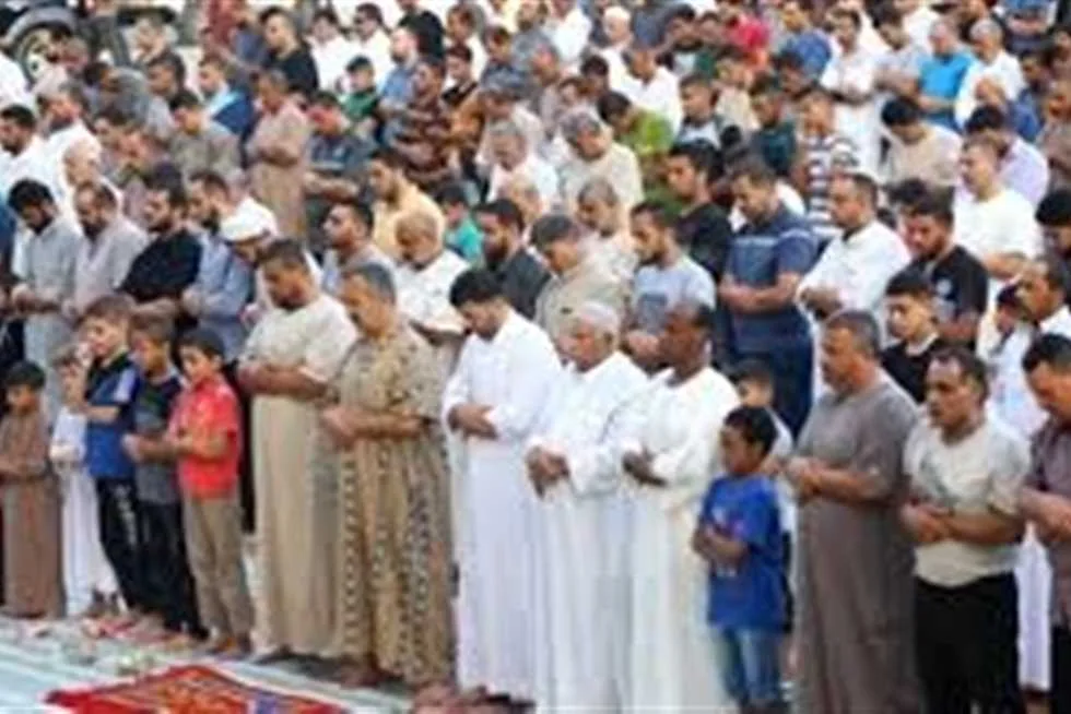 تحذير من الصلاة بجانب النساء: الأوقاف تصدر تنبيهاً مهماً حول تنظيم الصفوف في مصلى عيد الأضحى تحذير من الصلاة بجانب النساء: الأوقاف تصدر تنبيهاً مهماً حول تنظيم الصفوف في مصلى عيد الأضحى
