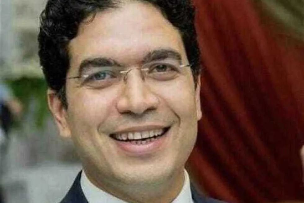 تحرك برلماني سريع ضد موظفين في دمياط استغلوا منحتين دراسيتين لأبنائهم