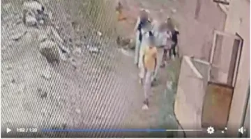 تحقيق في واقعة اعتداء شخصين على طفلة وضربها وسحلها في دمياط