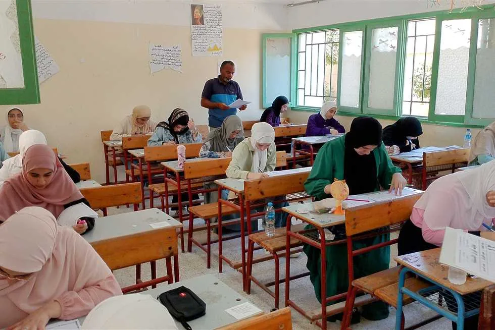 تداول أسئلة مُزيفة لامتحان اللغة الفرنسية للثانوية العامة.. ووزارة التعليم تتحرى مصدرها تداول أسئلة مُزيفة لامتحان اللغة الفرنسية للثانوية العامة.. ووزارة التعليم تتحرى مصدرها