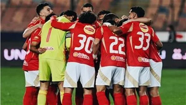 تدريبات لياقة بدنية لفريق الأهلي أثناء رحلة السفر إلى أمريكا تدريبات لياقة بدنية لفريق الأهلي أثناء رحلة السفر إلى أمريكا