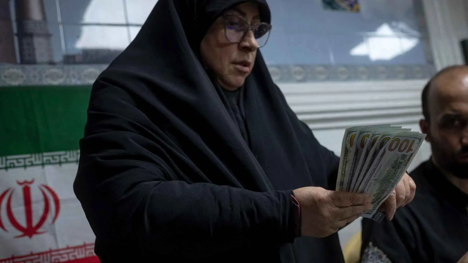 تدهور العملة الإيرانية.. هل سيصل الدولار إلى مليون ريال؟ تدهور العملة الإيرانية.. هل سيصل الدولار إلى مليون ريال؟