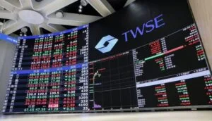 تراجع أسعار الأسهم في تايوان نتيجة الضغط من قطاعات الكيميائيات والفنادق تراجع أسعار الأسهم في تايوان نتيجة الضغط من قطاعات الكيميائيات والفنادق