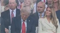 ترامب وميلانيا نائمين خلال عرض عسكري.. ما هي التفاصيل؟ ترامب وميلانيا نائمين خلال عرض عسكري.. ما هي التفاصيل؟