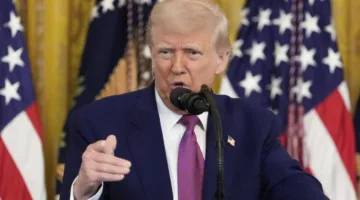 ترامب يطلق على رئيس الاحتياطي الفيدرالي لقب “الأحمق” ويدعو لتقليص سعر الفائدة