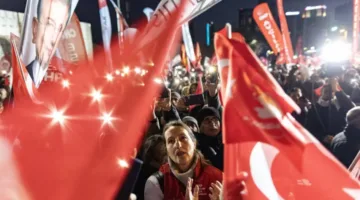 تركيا تستجوب زعيم حزب الشعب بتهمة تهديد النائب العام