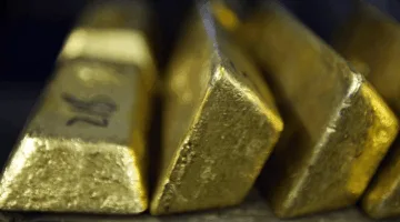 تزايد الأزمات الجيوسياسية يعيد الذهب إلى مركز الاهتمام كخيار آمن الاستثمار.