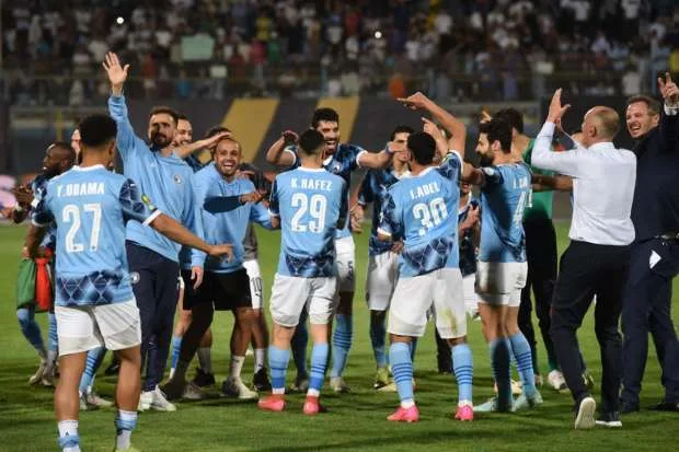 تطورات سيناريو الشناوي وشوبير تُعيق حارس الأهلي عن توقيع عقد مع بيراميدز تطورات سيناريو الشناوي وشوبير تُعيق حارس الأهلي عن توقيع عقد مع بيراميدز