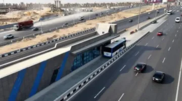 وزير النقل يوضح طريقة عمل الأتوبيس الترددي ويهنئ المواطنين بإطلاقه: الحلم حق للمصريين