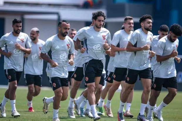 تعديلات جذرية في تشكيلة الأهلي لمواجهة باتشوكا.. لاعب جديد بدلاً من إمام عاشور