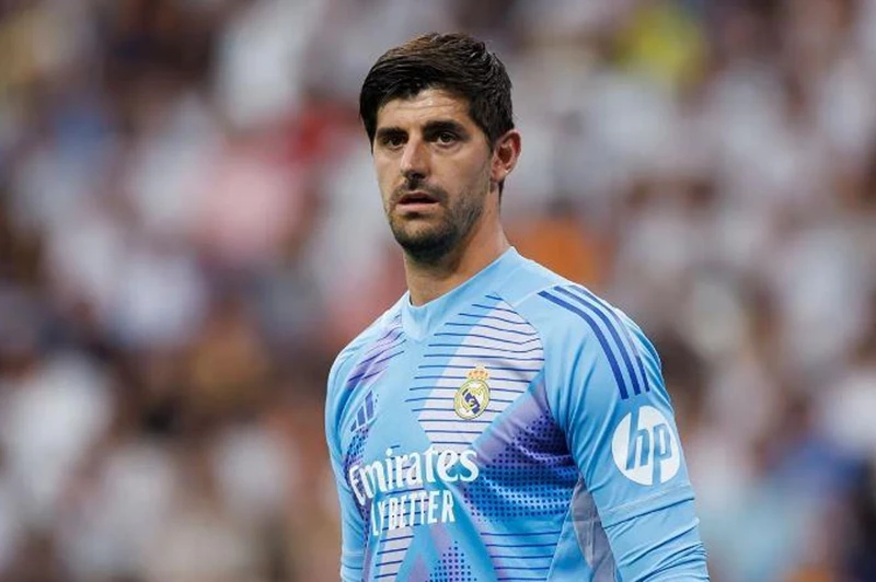 تقارير: ريال مدريد يخطط لتجديد عقد كورتوا بعد نهاية كأس العالم للأندية تقارير: ريال مدريد يخطط لتجديد عقد كورتوا بعد نهاية كأس العالم للأندية