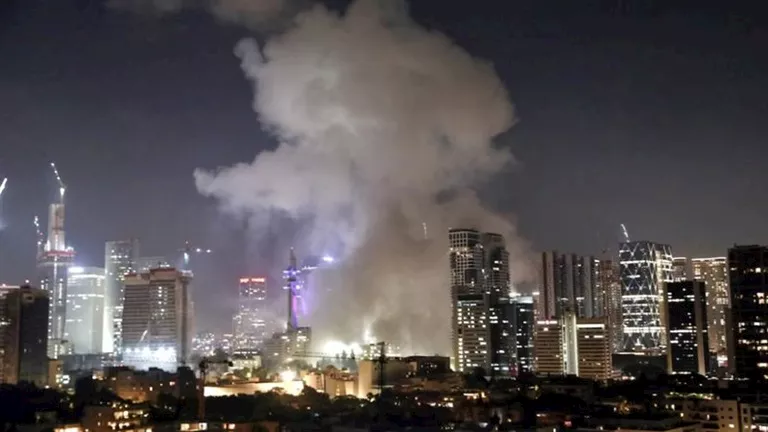 تقارير عبرية: إيران أطلقت أكثر من 40 صاروخاً باليستياً نحو إسرائيل تقارير عبرية: إيران أطلقت أكثر من 40 صاروخاً باليستياً نحو إسرائيل