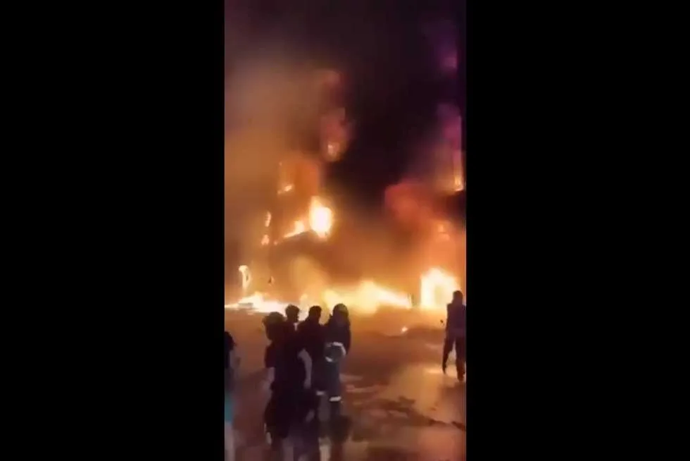 تقارير عبرية: انهيار ملاجئ نتيجة صواريخ إيرانية.. وحادث خطير داخل غرفة محصنة في إسرائيل تقارير عبرية: انهيار ملاجئ نتيجة صواريخ إيرانية.. وحادث خطير داخل غرفة محصنة في إسرائيل