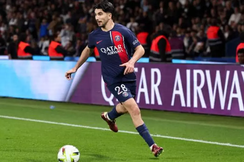 تقارير: نادٍ من الدوري القطري يسعى للتعاقد مع لاعب من باريس سان جيرمان تقارير: نادٍ من الدوري القطري يسعى للتعاقد مع لاعب من باريس سان جيرمان