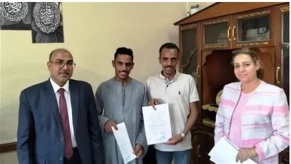 تقديم عقود عمل في الأردن لعدد من شباب أسوان تقديم عقود عمل في الأردن لعدد من شباب أسوان